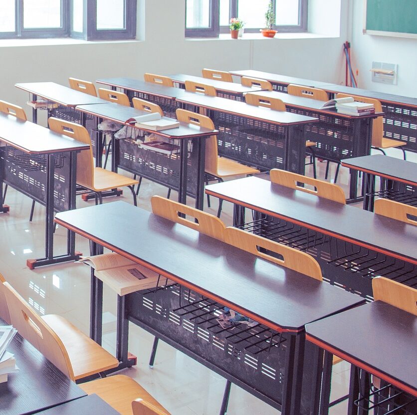 classroom, guiyang, table, textbooks, desks, the podium, student, the student's, uniforms, book, student, student, student, student, student